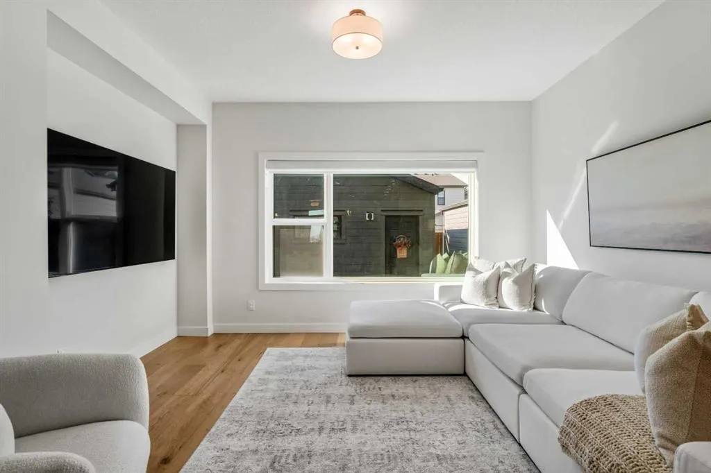 15041 37 Street SW