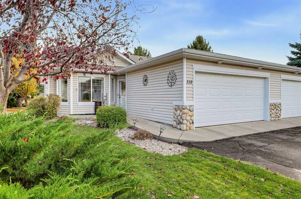118 Whispering Way