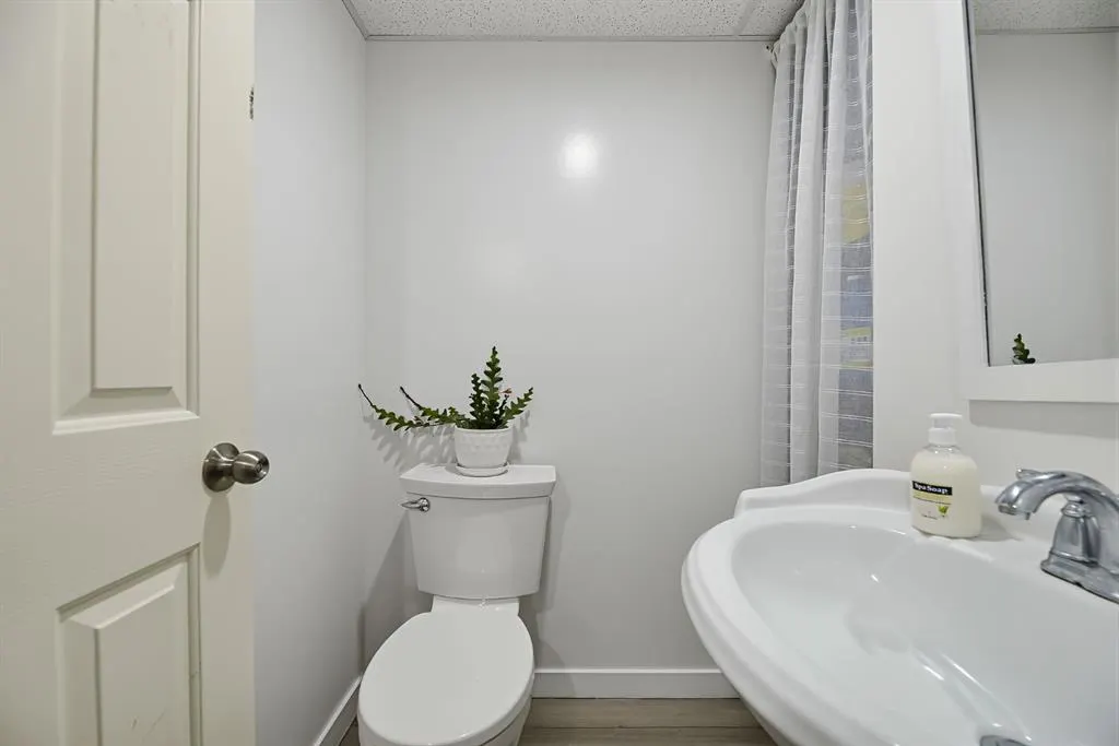 1303 Penedo Crescent SE