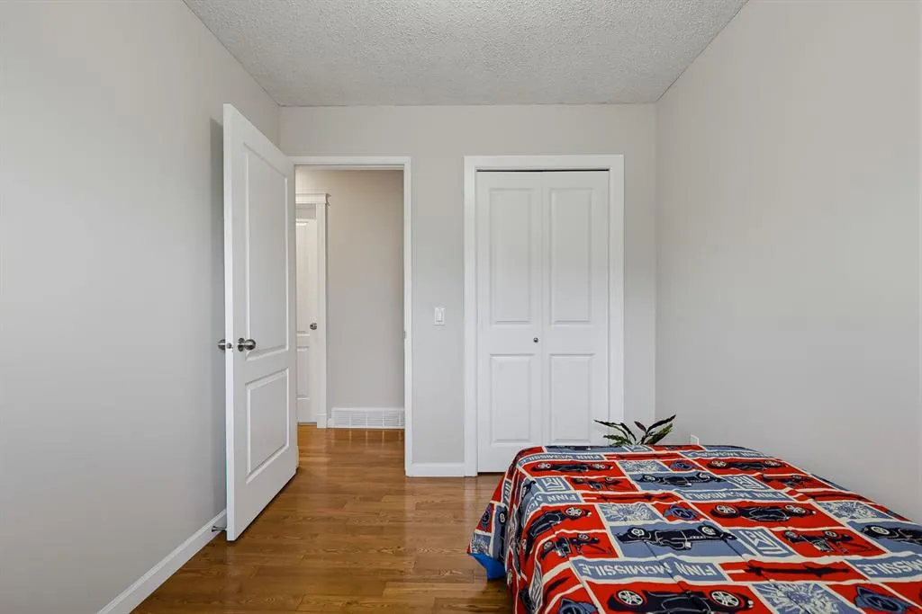 1303 Penedo Crescent SE