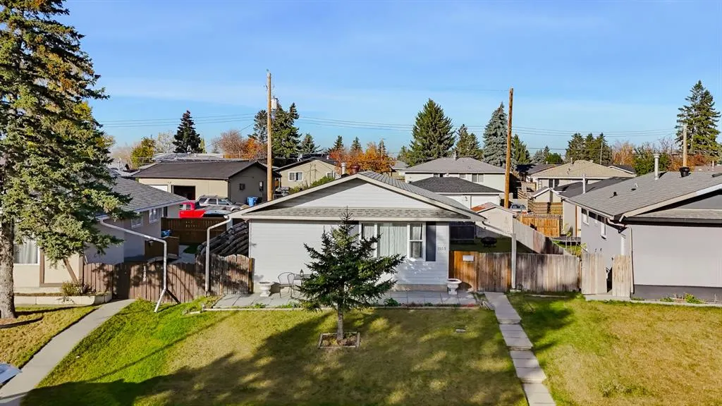 1303 Penedo Crescent SE