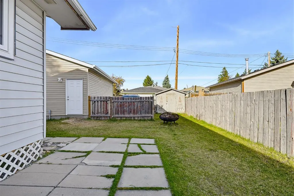 1303 Penedo Crescent SE