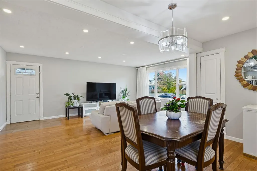 1303 Penedo Crescent SE