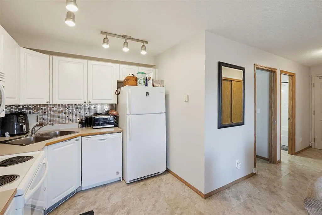 60 Jacobs Close #201