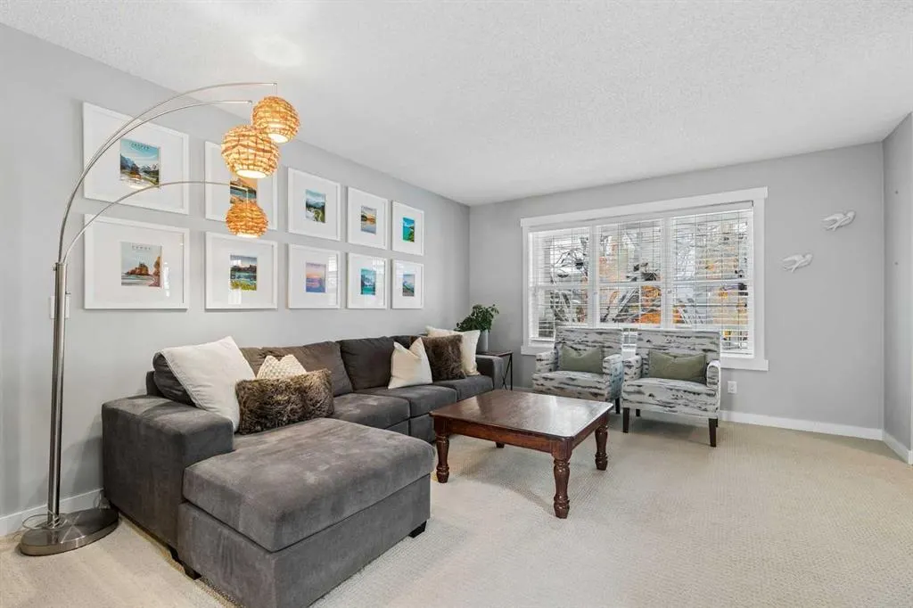 61 West Coach Place SW