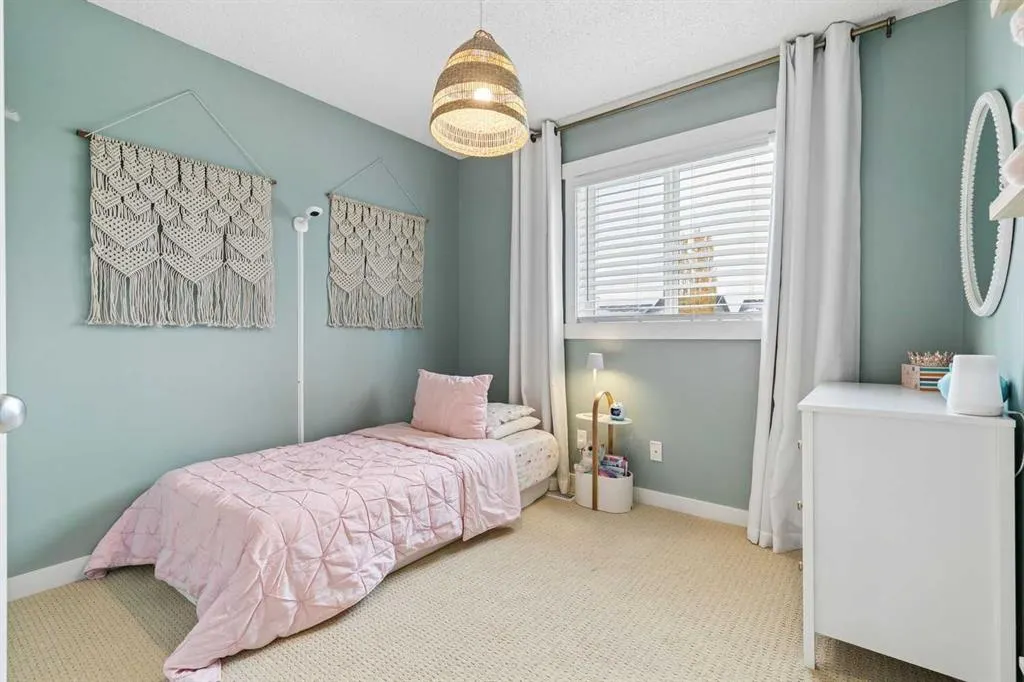 61 West Coach Place SW