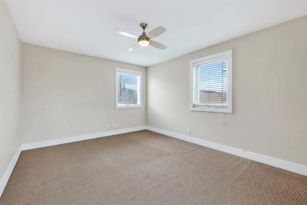 1717 27 Avenue SW #10