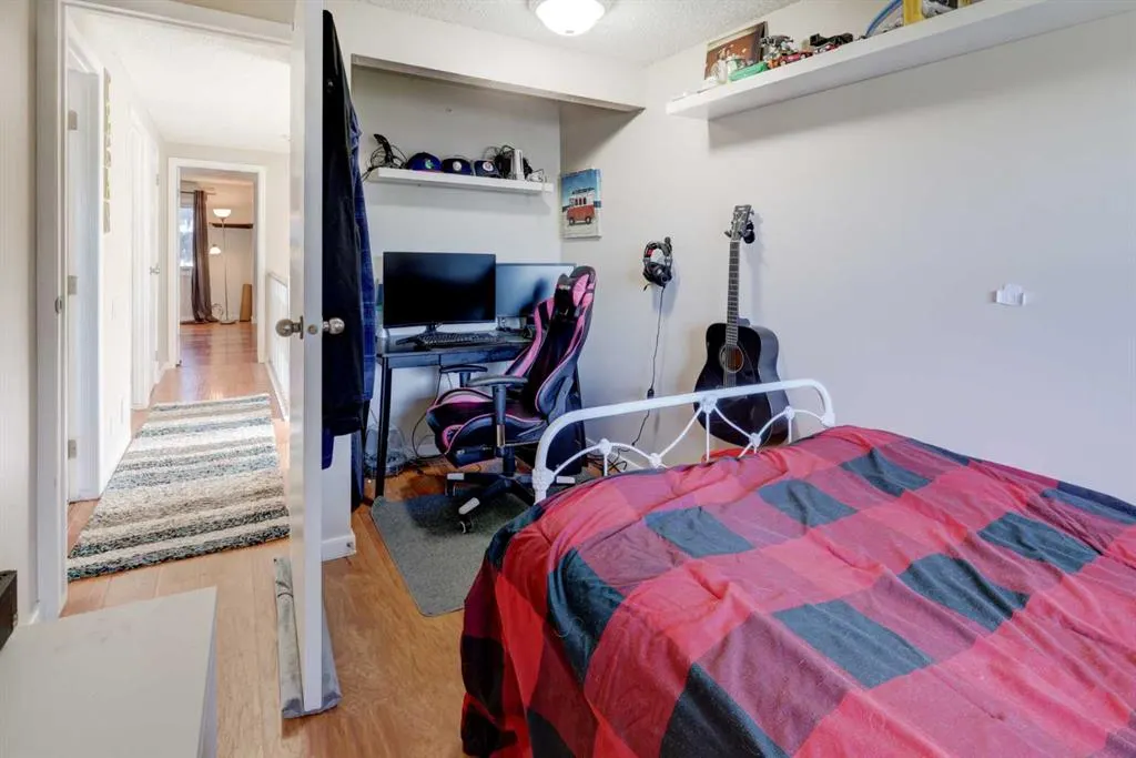 738 Queenston Terrace SE