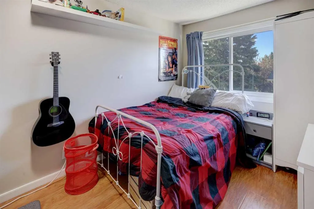 738 Queenston Terrace SE