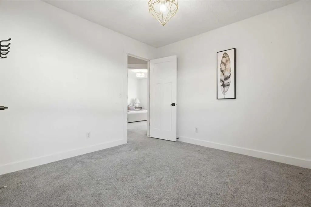 130 Chapman Close SE