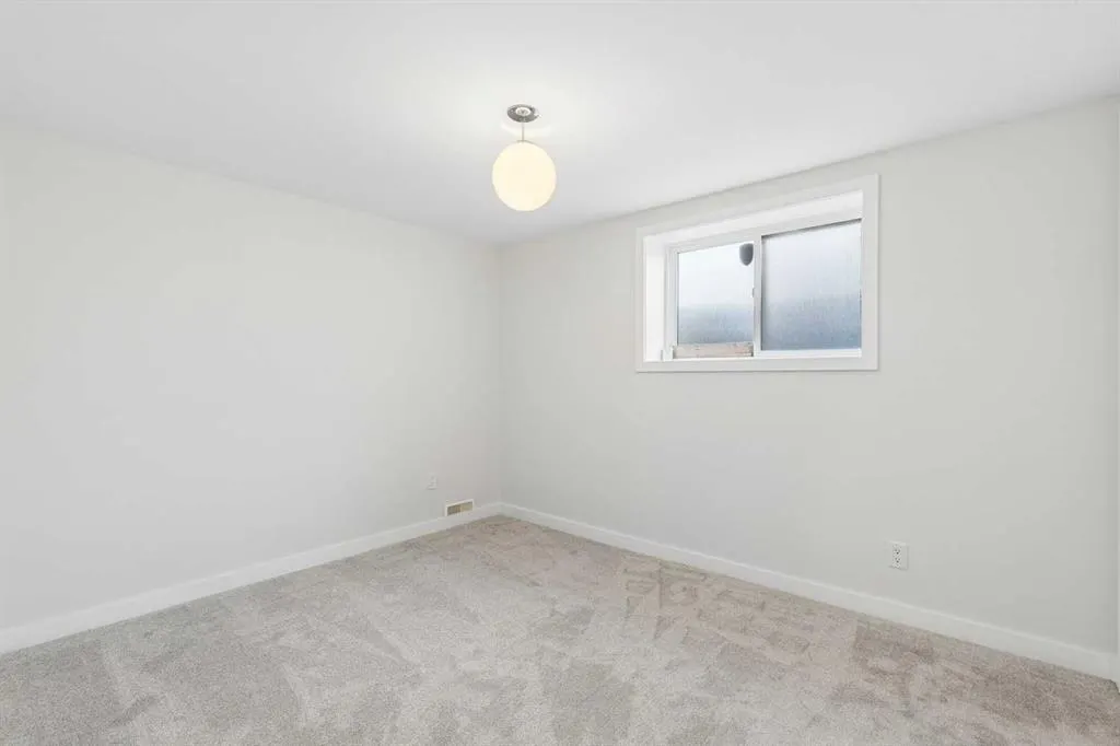 31 Hoover Place SW