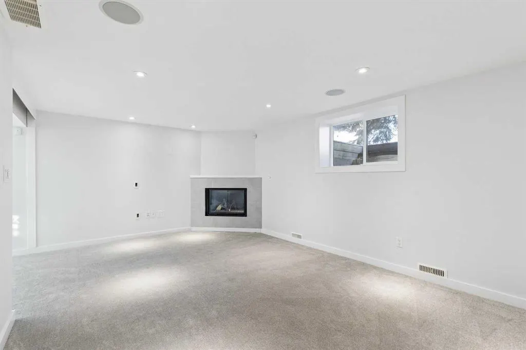 31 Hoover Place SW