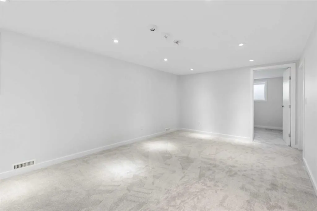 31 Hoover Place SW