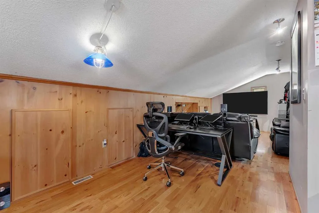 309 East Chestermere Drive