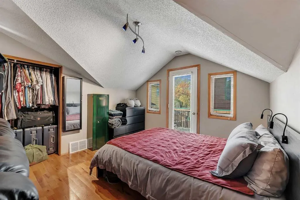 309 East Chestermere Drive