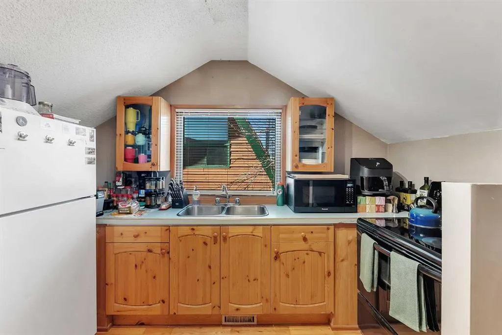 309 East Chestermere Drive