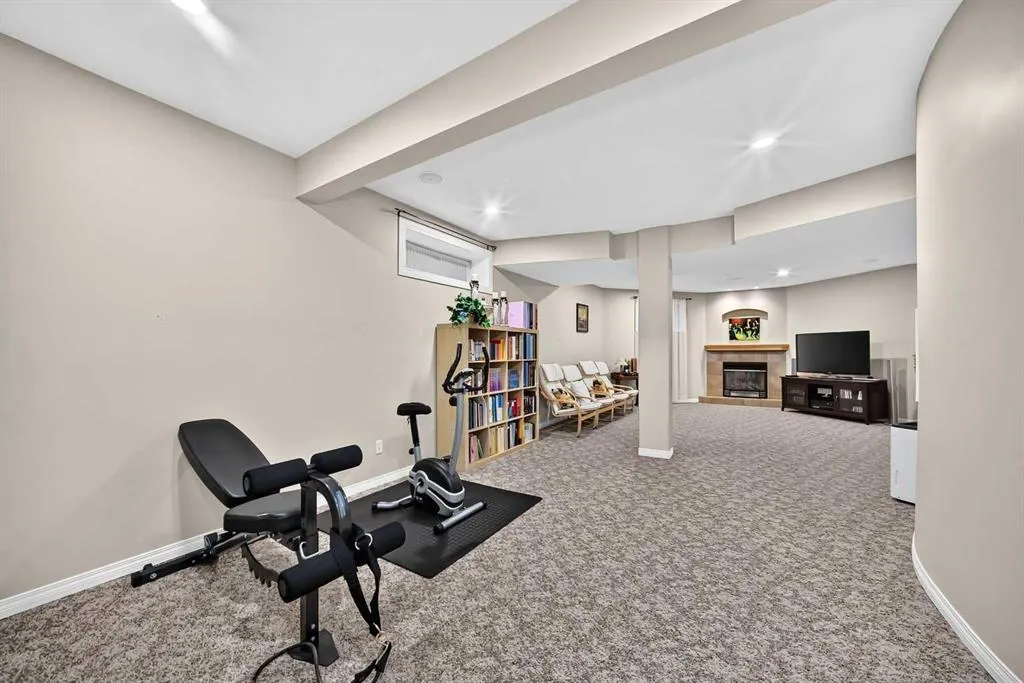 442 Sienna Heights Hill SW