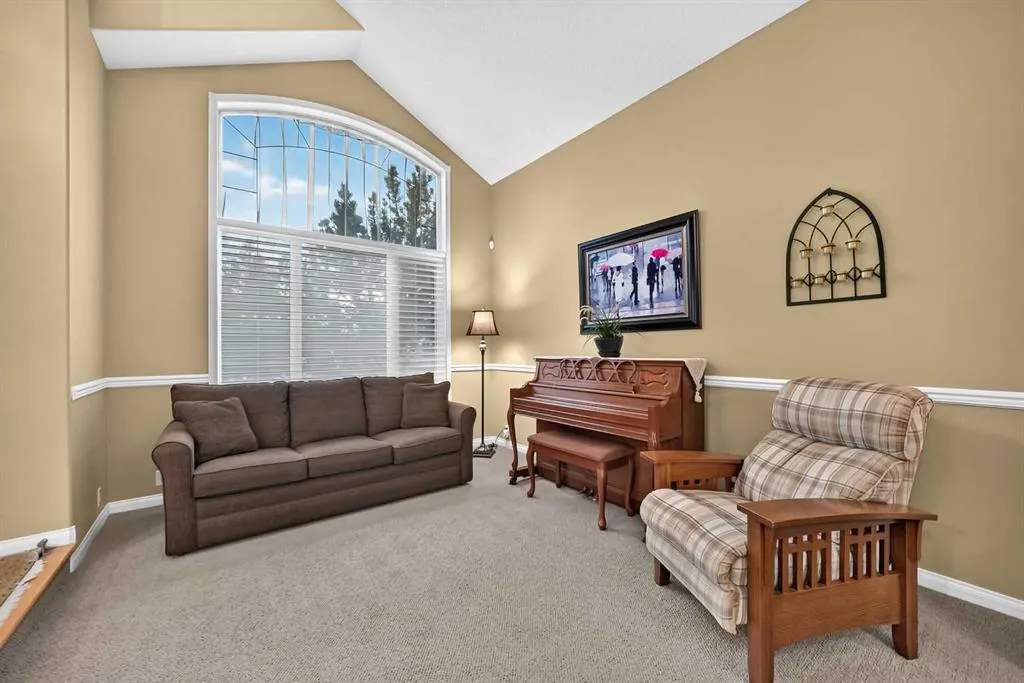 442 Sienna Heights Hill SW