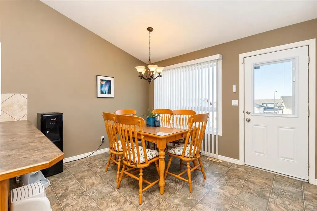 44 Isaacson Crescent