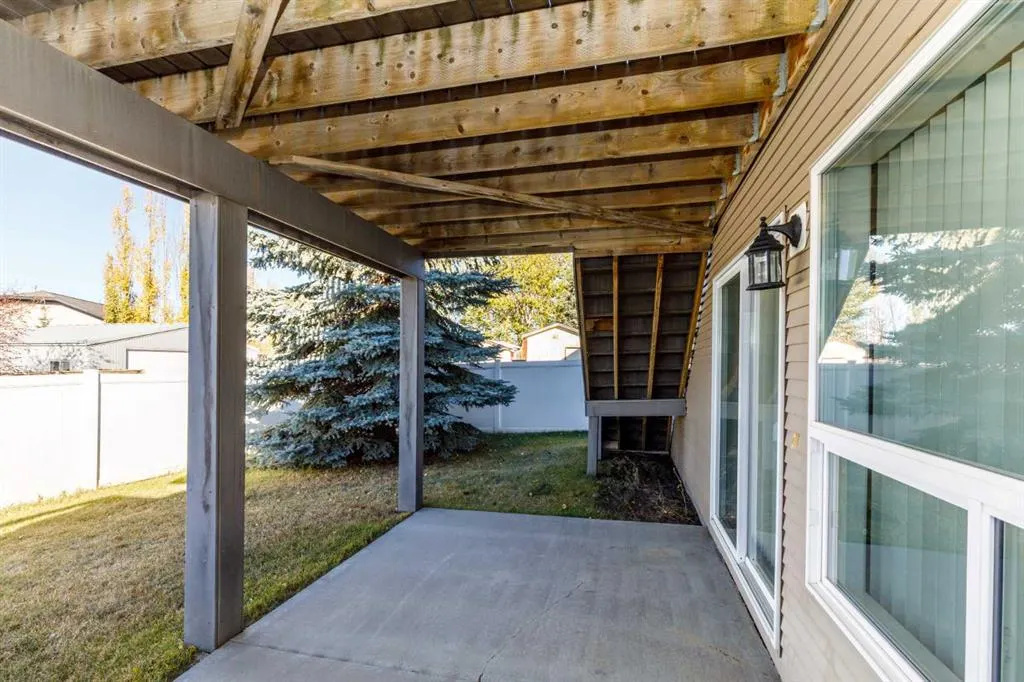 44 Isaacson Crescent