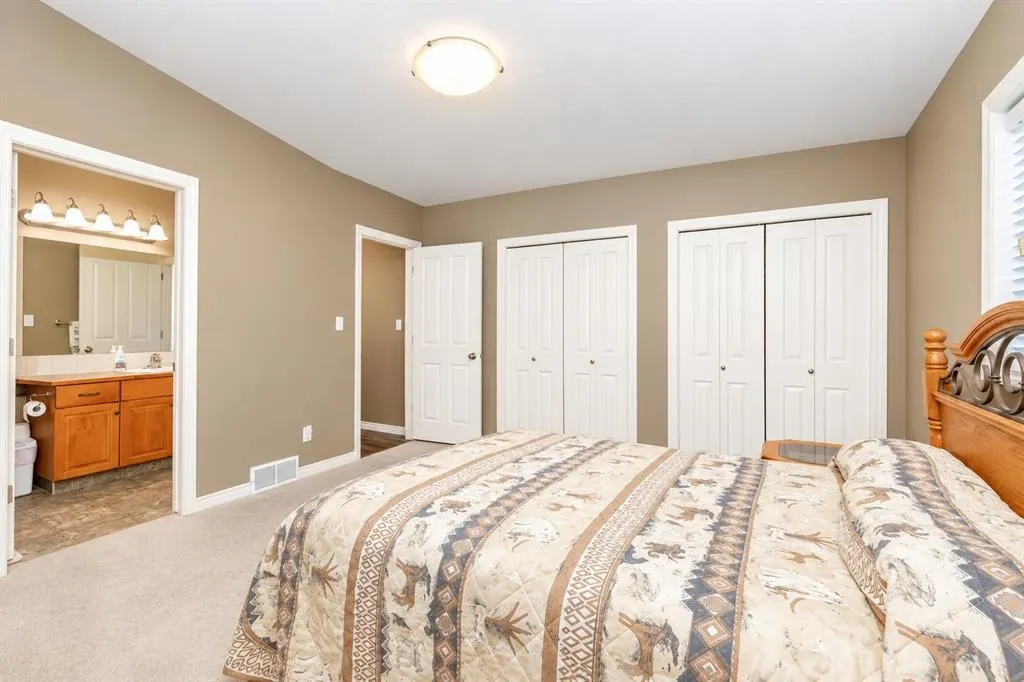 44 Isaacson Crescent