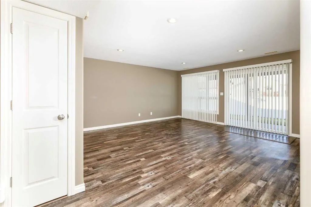 44 Isaacson Crescent