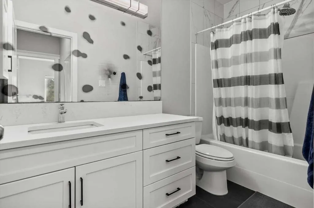 20 Discovery Ridge Close SW #424