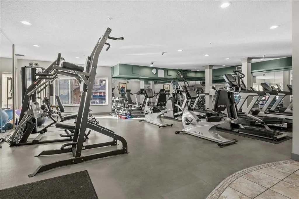 20 Discovery Ridge Close SW #424