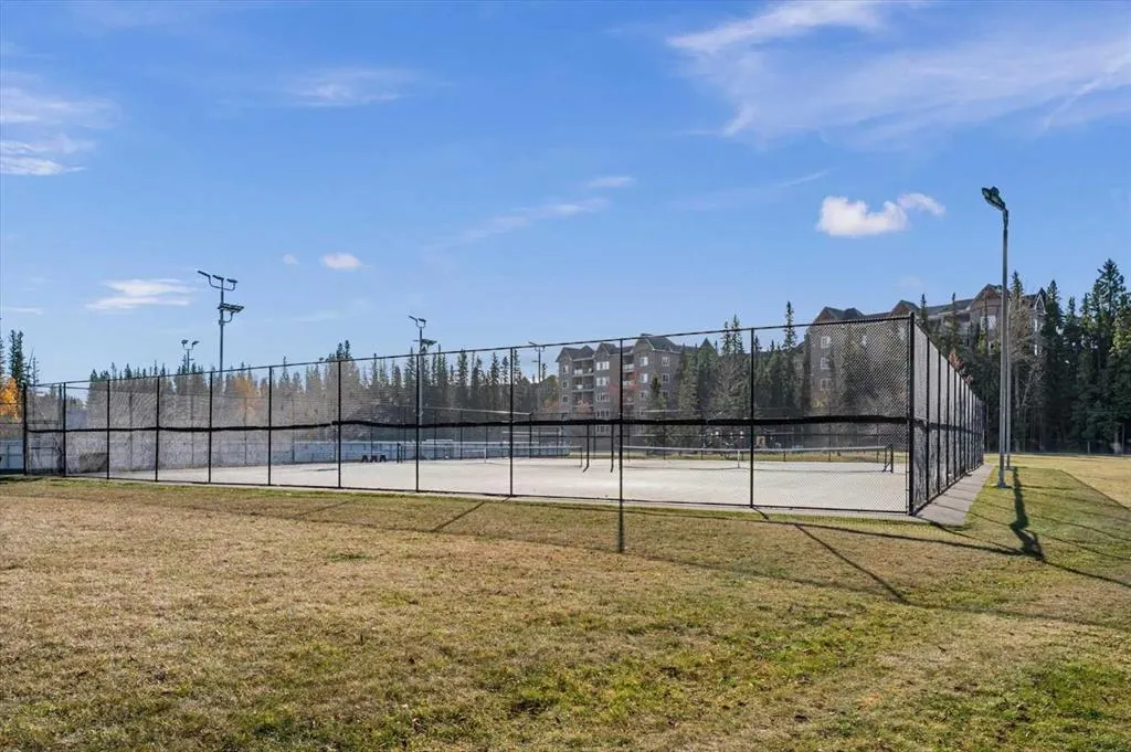20 Discovery Ridge Close SW #424