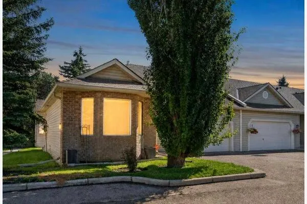 113 Mt Douglas Villas SE