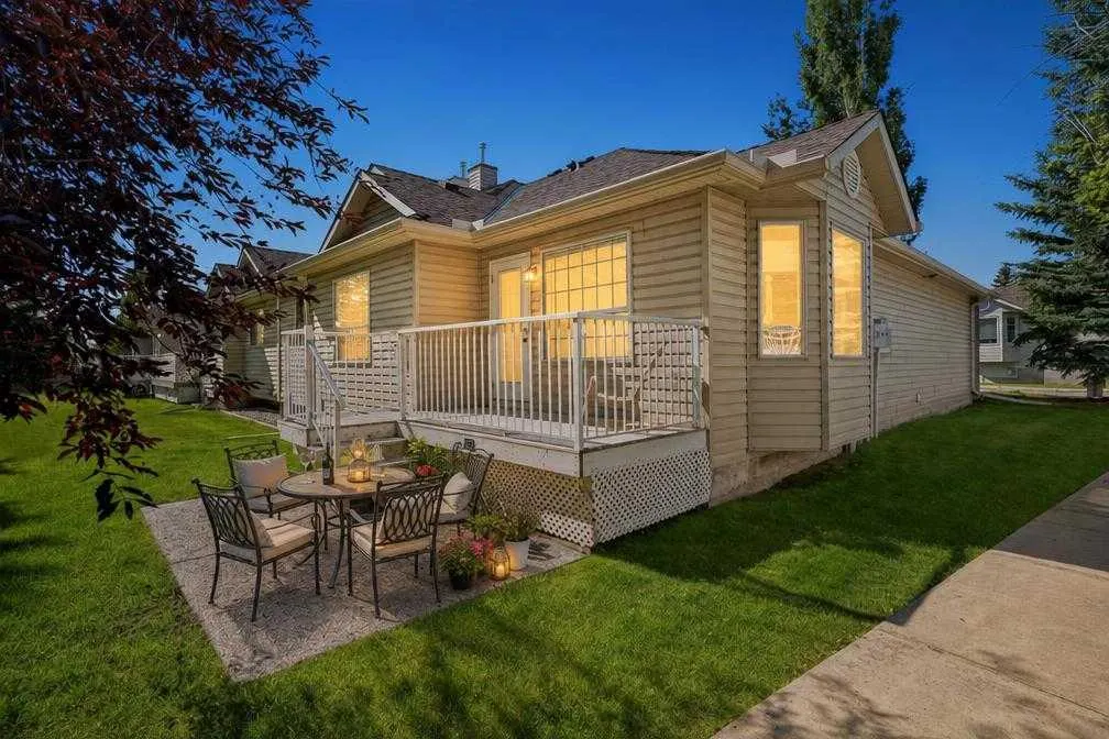 113 Mt Douglas Villas SE
