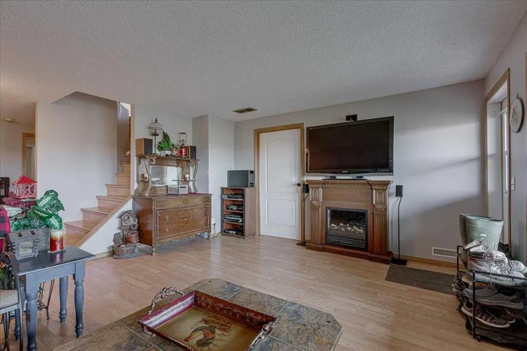 273132 Range Road 275