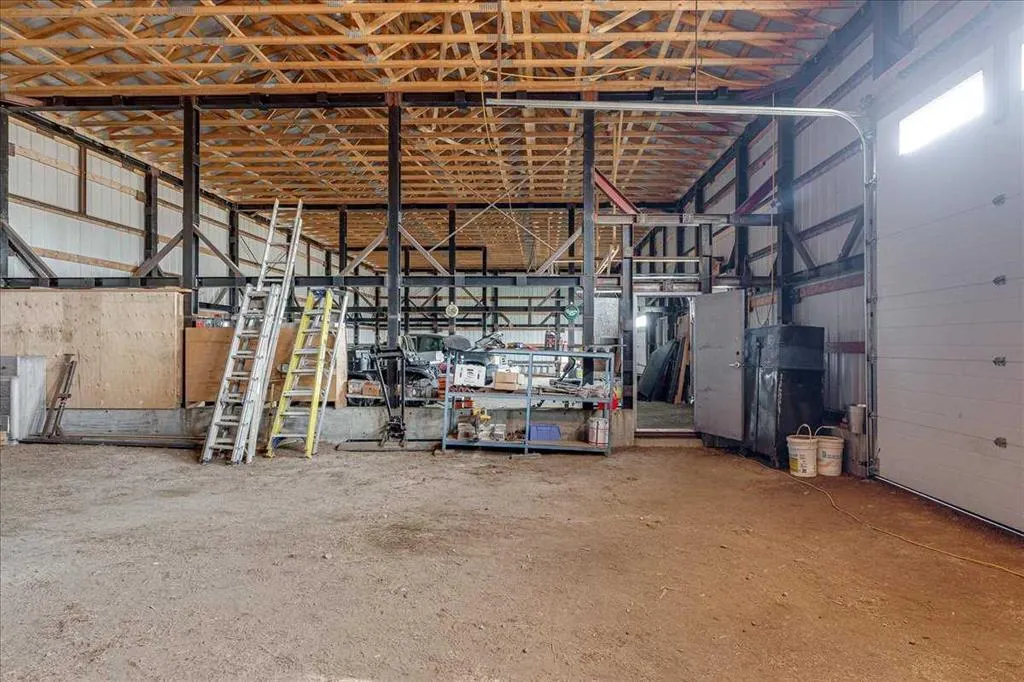 273132 Range Road 275