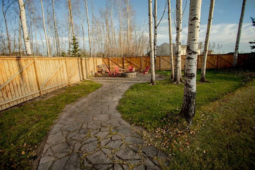 9 Chinook Crescent