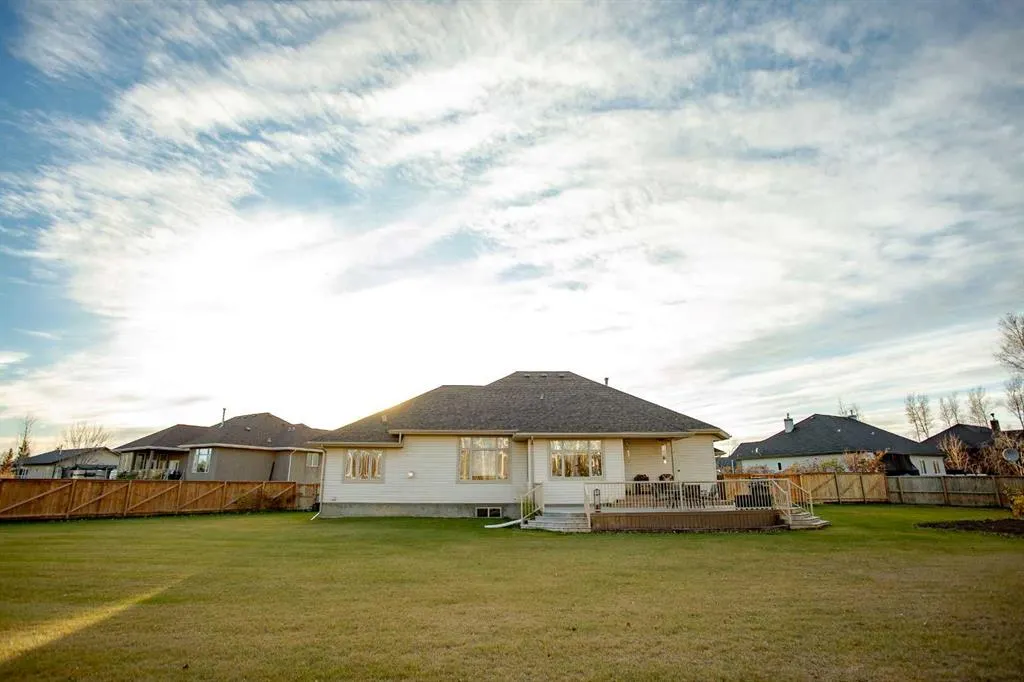 9 Chinook Crescent