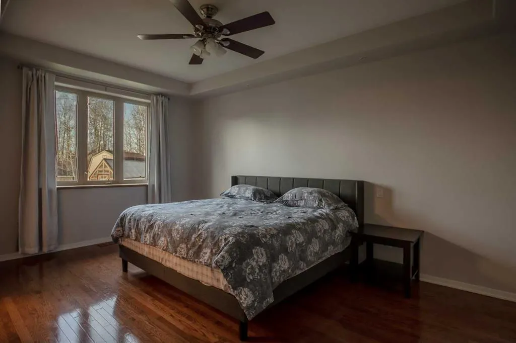 9 Chinook Crescent