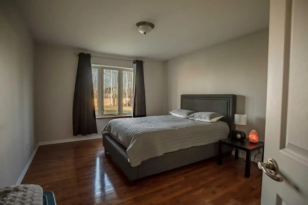 9 Chinook Crescent