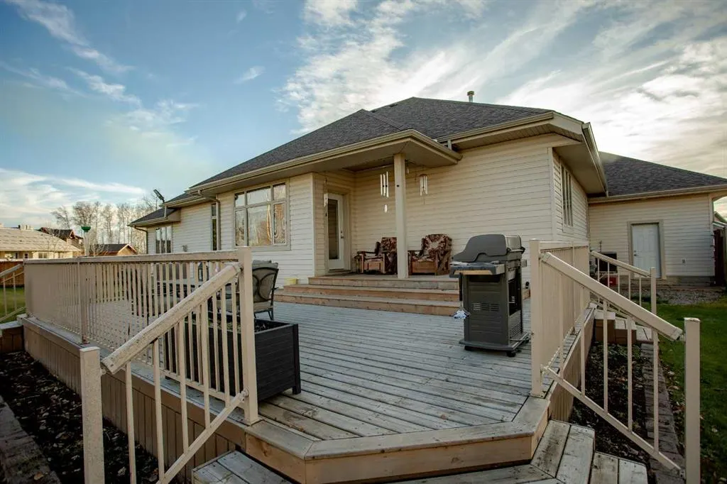 9 Chinook Crescent