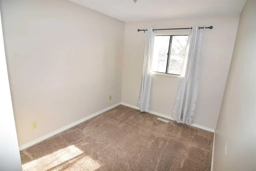 412 Abadan Place NE