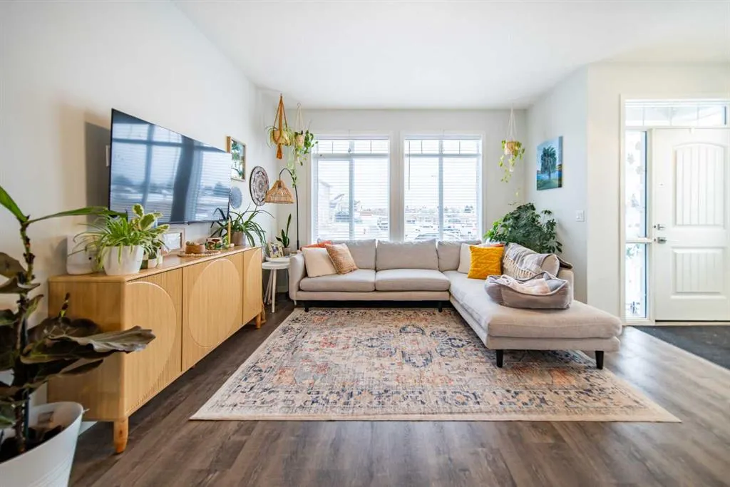 27 Iris Crescent