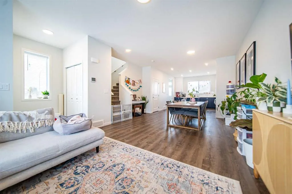 27 Iris Crescent