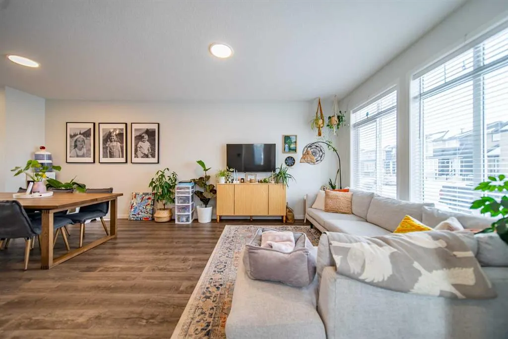 27 Iris Crescent