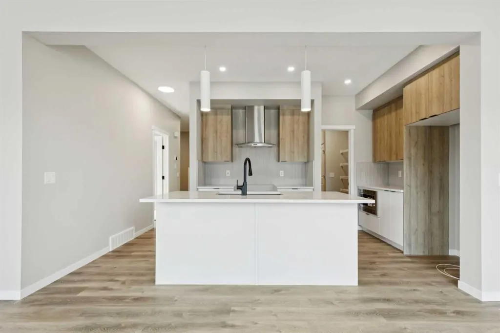302 Hotchkiss Common SE