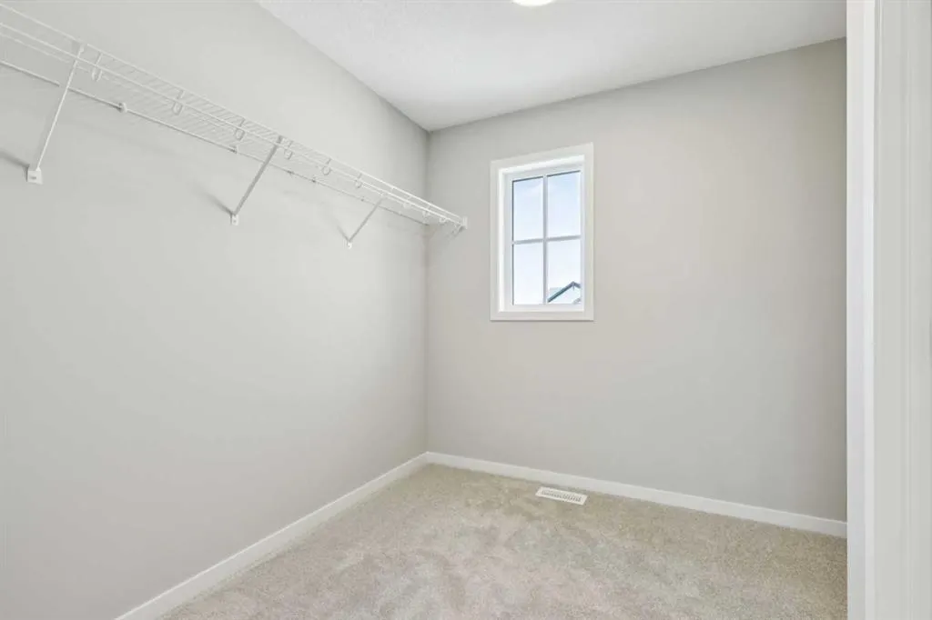 302 Hotchkiss Common SE