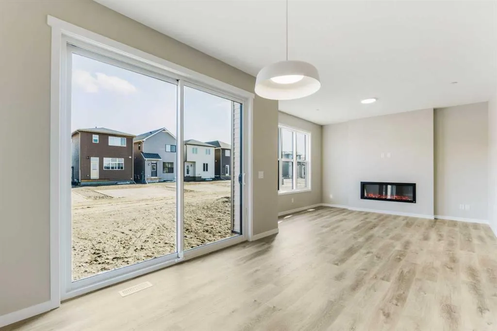 302 Hotchkiss Common SE