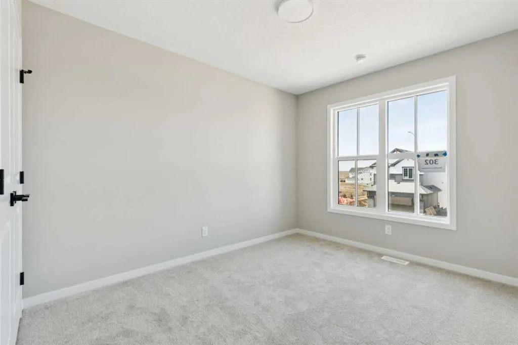 302 Hotchkiss Common SE