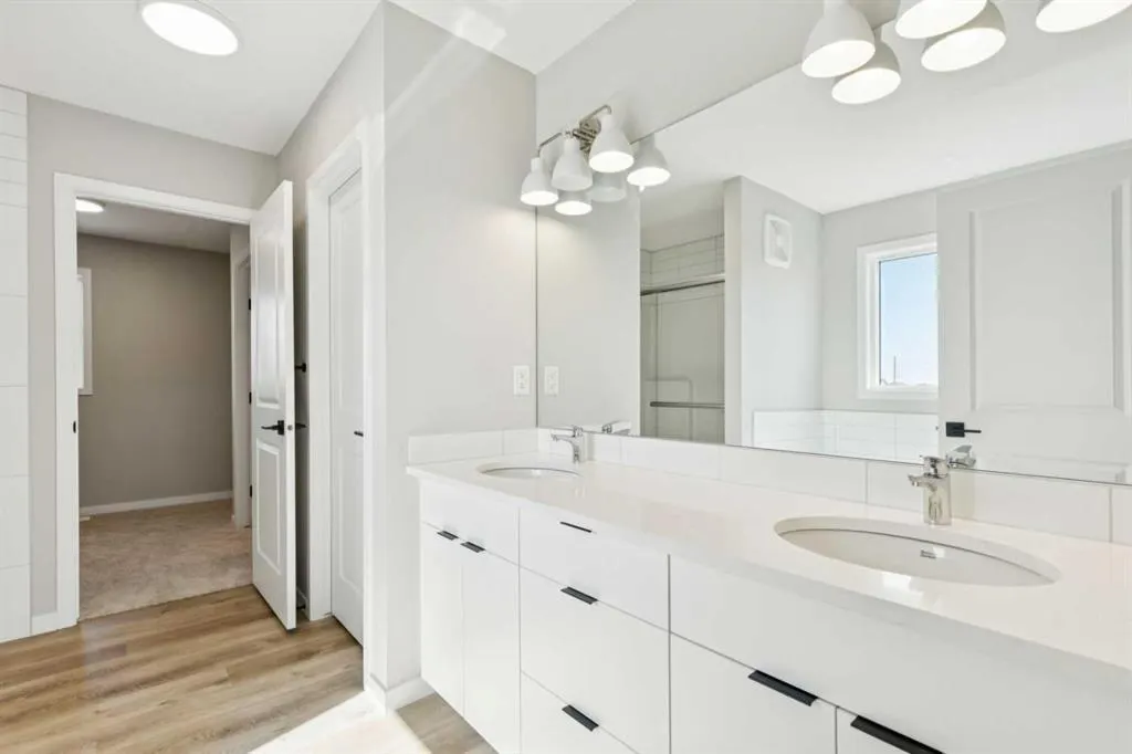 302 Hotchkiss Common SE