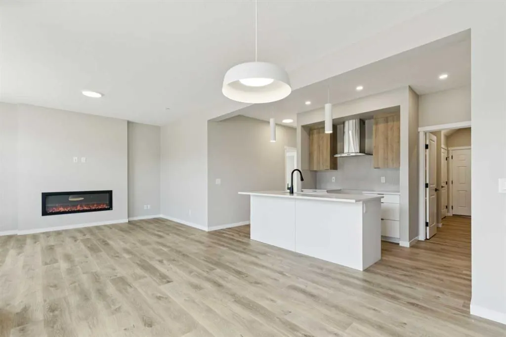 302 Hotchkiss Common SE