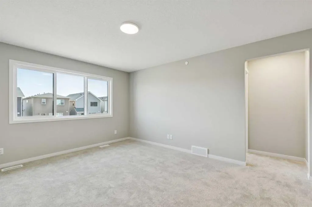 302 Hotchkiss Common SE