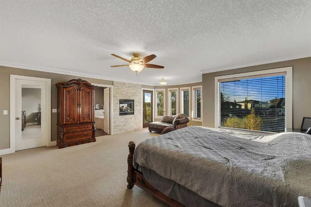 220 East Lakeview Place